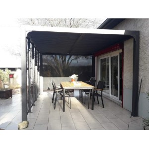 Pergola Foresta gazebo bioclimatica in alluminio, apertura manuale, 240x300 completa di 1 tenda + 1 pannello