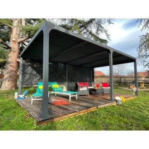 Pergola bioclimatica Foresta gazebo in alluminio, apertura manuale, 360x600 con 2 tende sul lato da 6mt